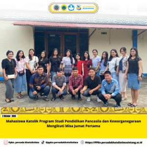 Mahasiswa Katolik Program Studi Pendidikan Pancasila dan Kewarganegaraan (PPKn) STKIP Persada Khatulistiwa Sintang mengikuti Misa Jumat Pertama yang diselenggarakan oleh Keluarga Mahasiswa Katolik (KMK Perkasa)